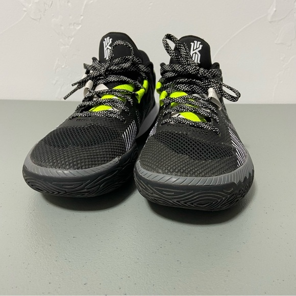 Nike Kyrie Flytrap V 5 Black Cool Grey CZ4100-002 Men's 8 Athletic Basketball - Picture 2 of 11